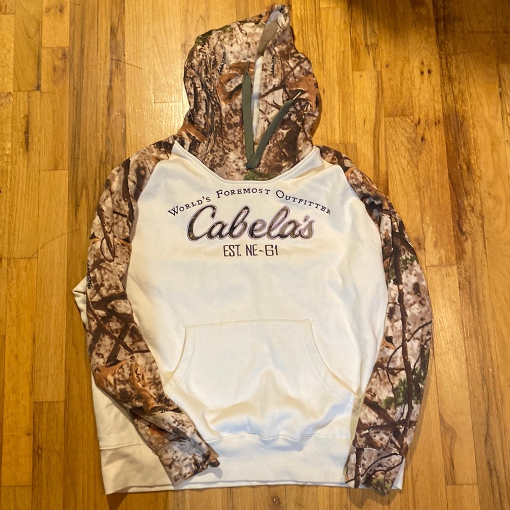 Cabela’s sweatshirt. Camo hoodie.